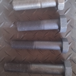 Perno hex de distintos grados