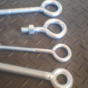 Pernos especiales, abrazaderas y grilletes.